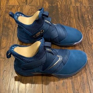 Nike LeBron Rare willing 2 trade 4 Jordan’s 11 1/2